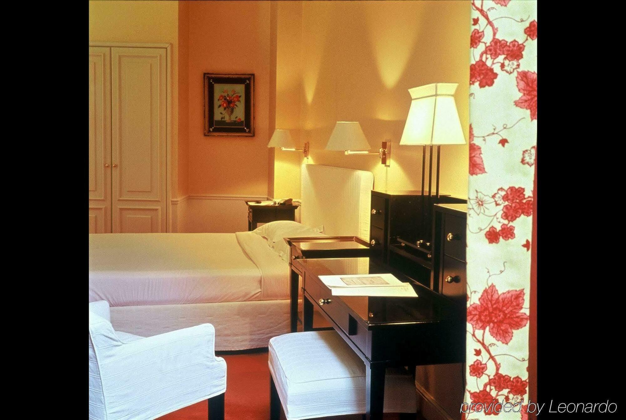 Hotel Le Lavoisier Párizs Szoba fotó